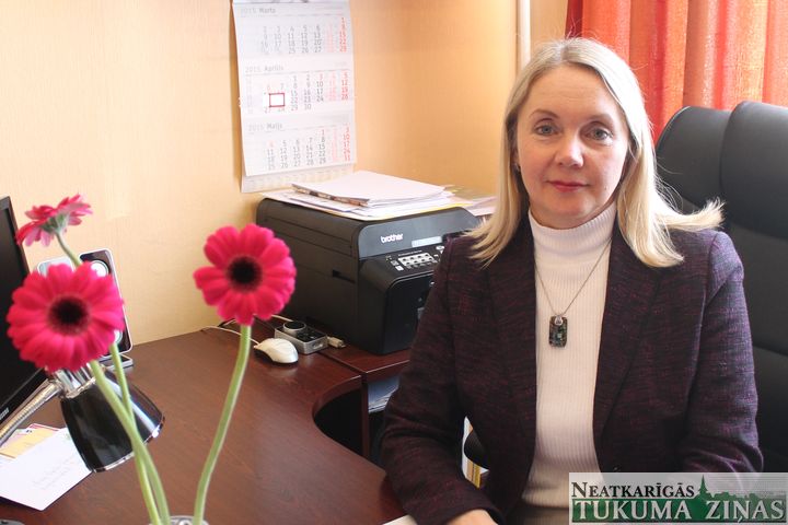 Ligita Zemniece jau 20 gadus Tukuma Mūzikas skolas direktores amatā