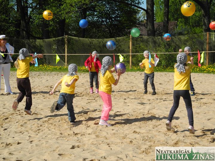 Sporta svētki Engures vismazākajiem /FOTO/