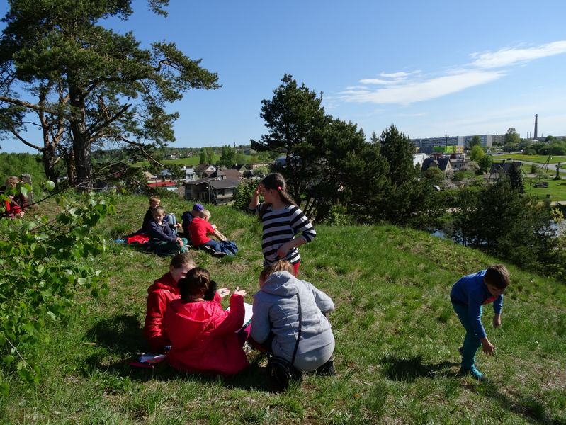 Tukuma skolēni pēta Pavārkalnu
