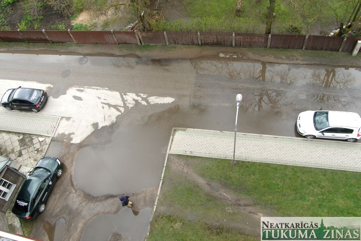 Vai peļķe pašā Tukuma centrā būs vienmēr?