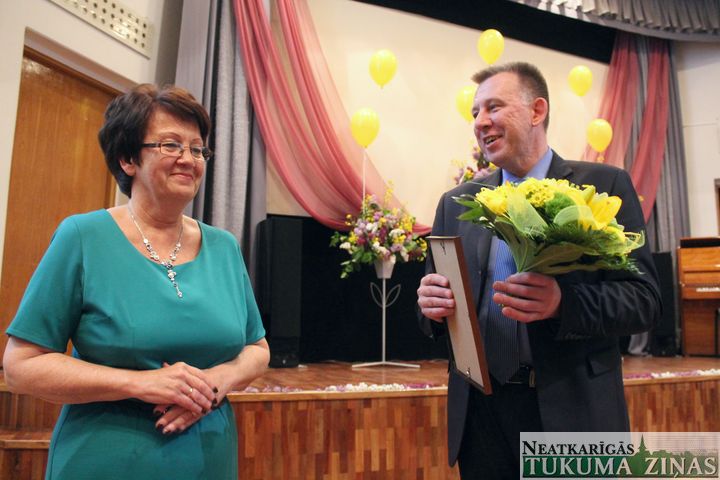 Saka paldies Veltai Leksei – par darbu, atbalstu un atsaucību