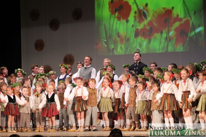 «Lustes» dejotāji svin savu dzimšanas dienu /FOTO/