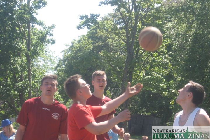 Savus svētkus svinēja Cēre /FOTO/