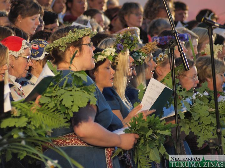 Svētku dižkoncertā Durbes estrādē /FOTO/