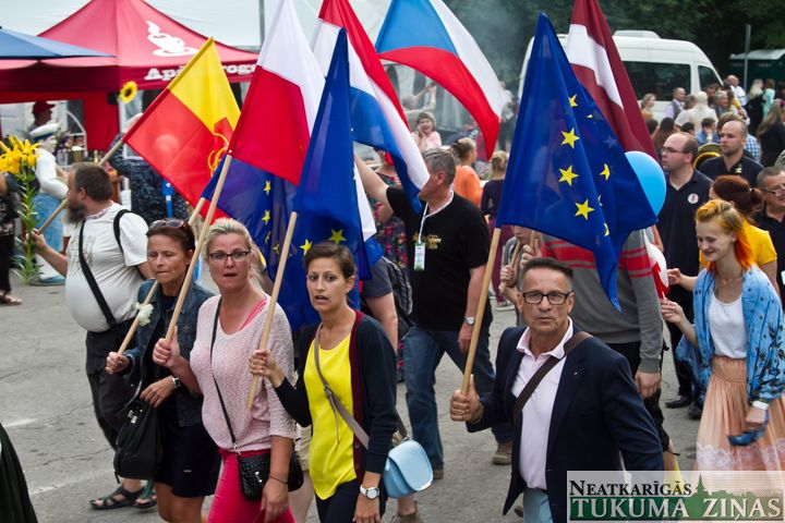 Svētku gājiens un koncerts Durbes estrādē