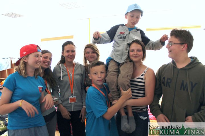 Atskats uz Dziesmu svētkiem: Engures un Jaunpils novads Rīgas 6. vsk. sākumskolā /FOTO/