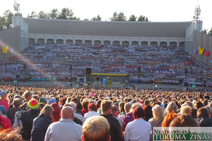 Dziesmu svētku noslēgums Mežaparkā