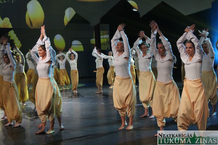 Mūsdienu dejas lielkoncerts – Dziesmu svētku eksperiments /FOTO/