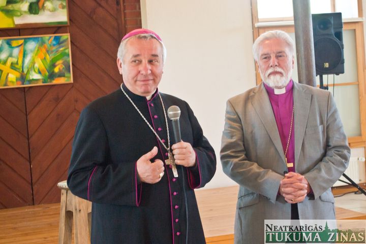 Lūgšanu brokastis Jaunmoku pilī /FOTO/