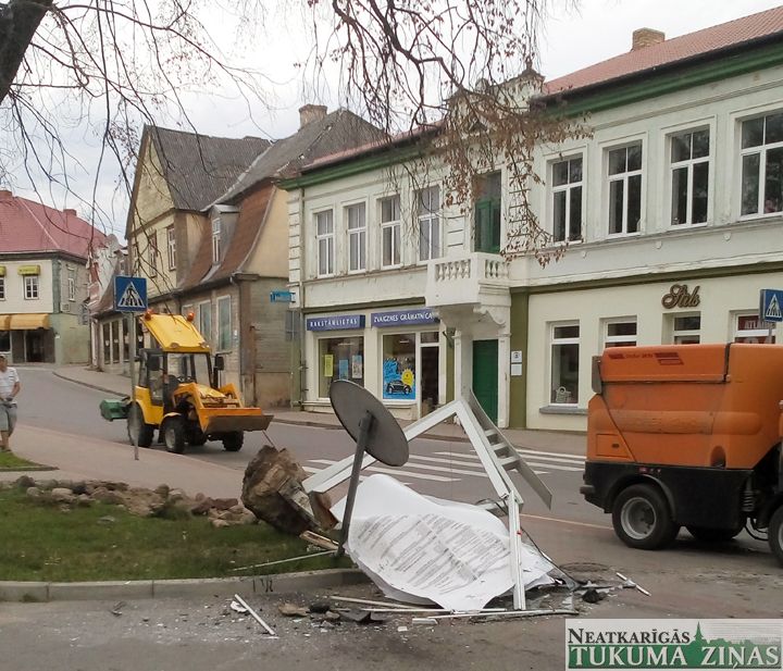 Pārgalvīgs braucējs Tukuma centrā /Papildināts/