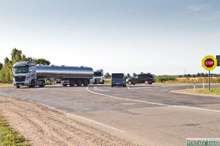 Vai Rīga-Ventspils un Jelgava-Tukums krustojumā apļveida krustojums būs? !