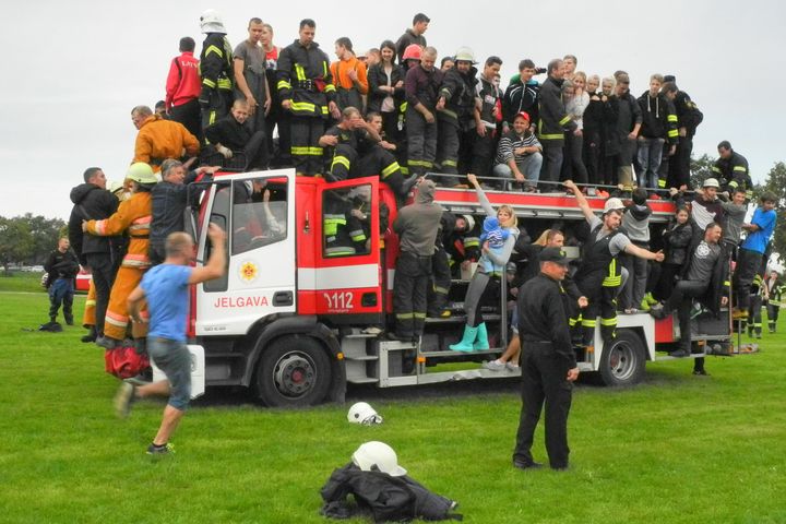 Mūsu brīvprātīgie ugunsdzēsēji kļūst par «Brašajiem ugunsdzēsējiem» /FOTO/