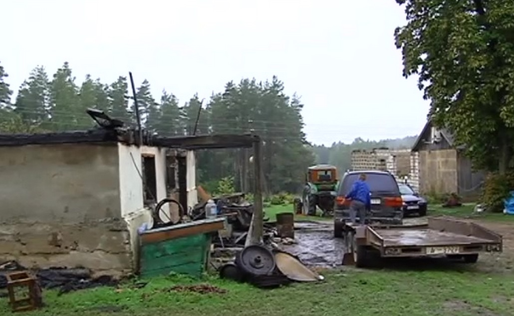 Aicina palīdzēt ģimenei Lestenē, kurai zibens izpostīja saimniecību