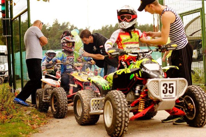 Mazie tukumnieki sacenšas spīdvejā /FOTO/