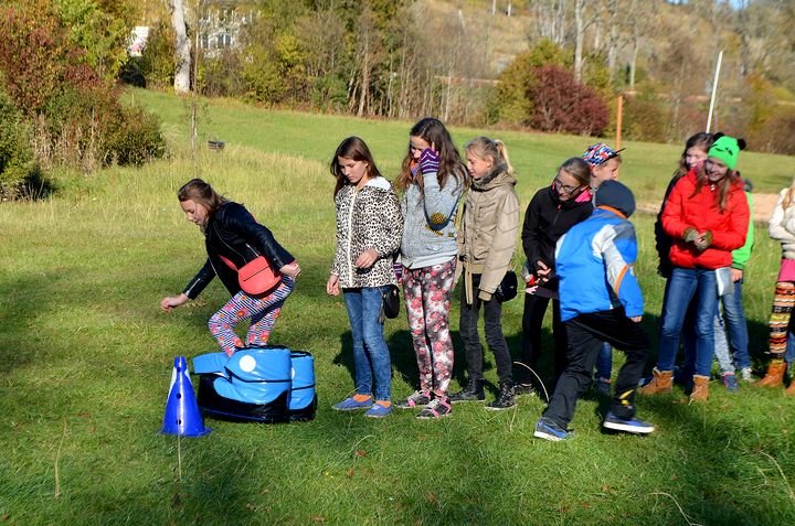 Noslēgušās skolēnu pārgājienu dienas Abavas senlejā