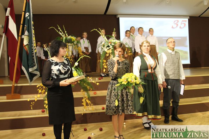 Zemgales vidusskolai – 35, Slampes skolai – 165