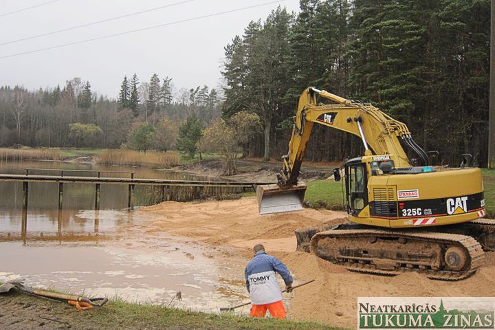 Milzkalnes dīķa tīrīšanai atvēlēti 3000 eiro