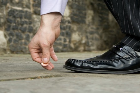 Kandavā vīrietim pazudusī nauda atrodas paša virsjakā, Degolē ābeļdārzam nozagts drāšu žogs