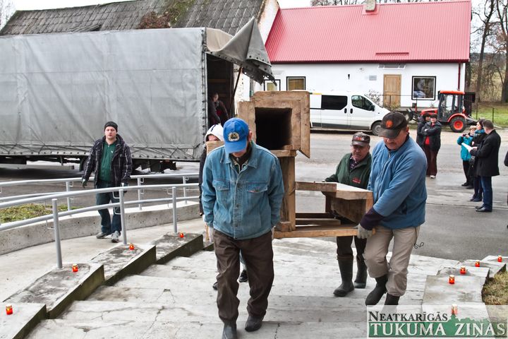 Pēc 50 gadiem Lestenes baznīcā atgriežas altāris /FOTO/