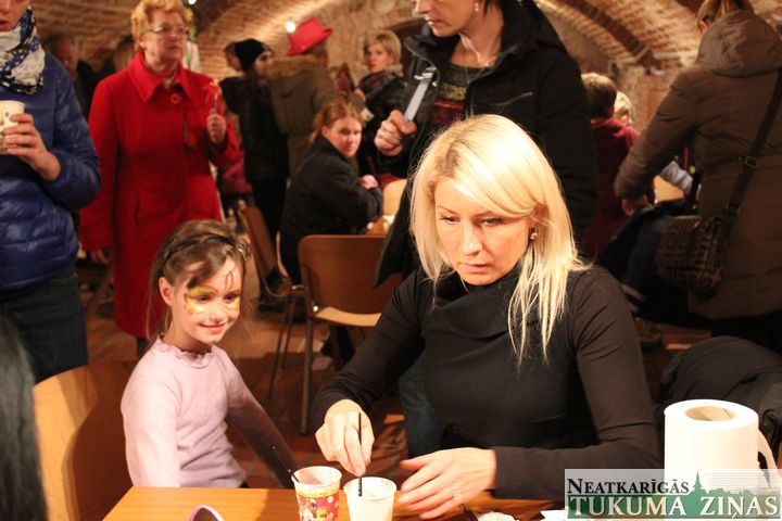 Leģendu naktu piedzīvojusi arī Šlokenbekas muiža /FOTO/