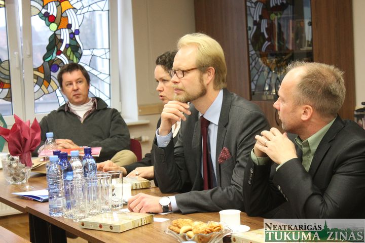 Tukumā viesojas Somijas vēstnieks Latvijā /FOTO/