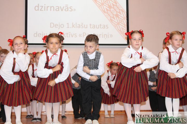 Svētku koncerts Tukuma E. Birznieka-Upīša 1. pamatskolā /FOTO/