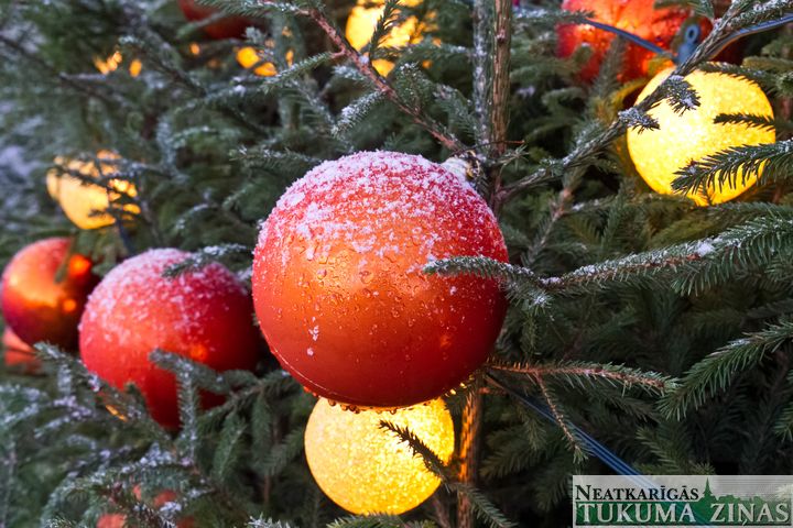 Tukumā vērtē pilsētas rotājumus