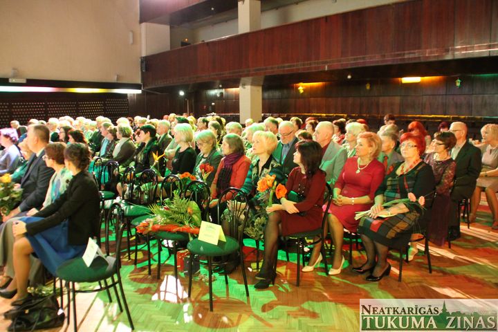 Apbalvotas Tukuma aktīvākās nevalstiskās organizācijas /FOTO/