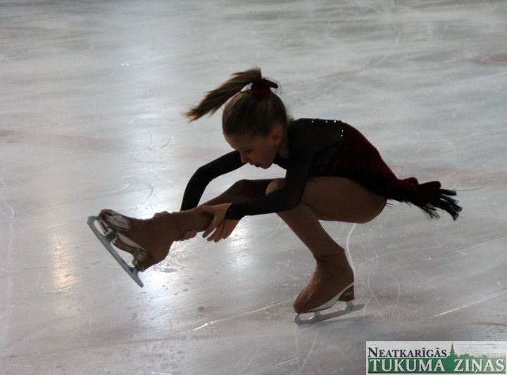 «Tukuma kauss» pulcē jaunos slidotājus jau septīto gadu /FOTO, VIDEO/