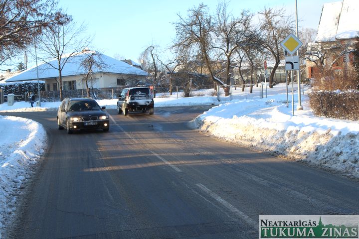 Atjaunos Rīgas un Durbes ielas krustojumu Tukumā