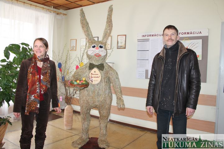 Pansionātam dāvina Lieldienu Zaķi