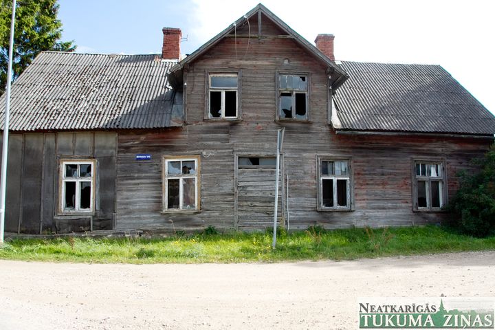 Tukuma graustu Taisnajā ielā nojaukšot līdz vasarai