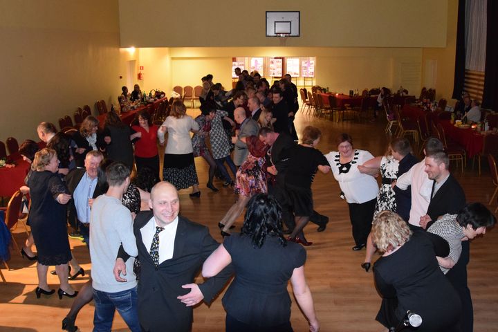 Savus svētkus svin Jaunpils novada pašdarbnieki /FOTO/