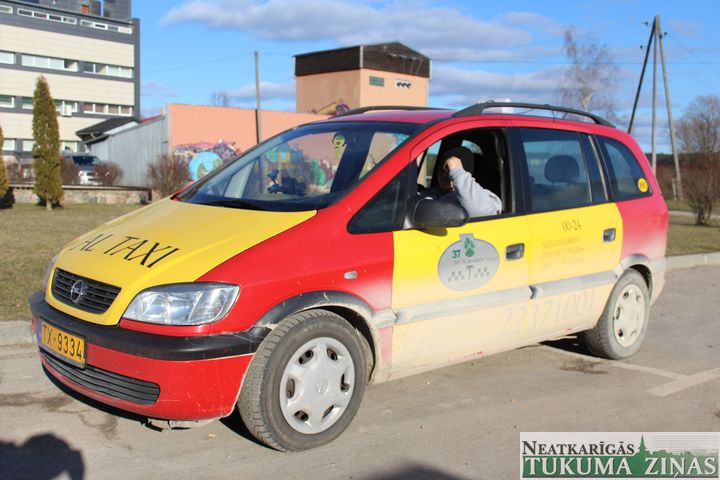 Kandavā takša pakalpojumam vēl nav liela piekrišana