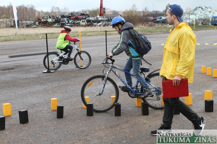 Labākie jaunie satiksmes dalībnieki – no Smārdes  /FOTO/