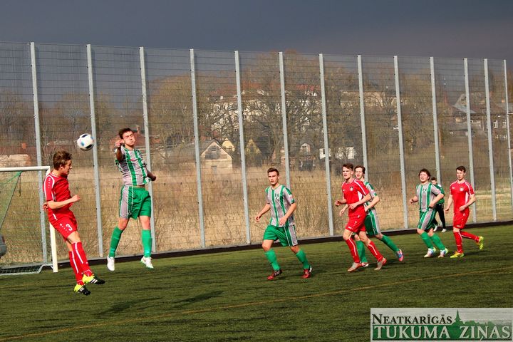 Tukumā aizvadīta 1. līgas spēle futbolā