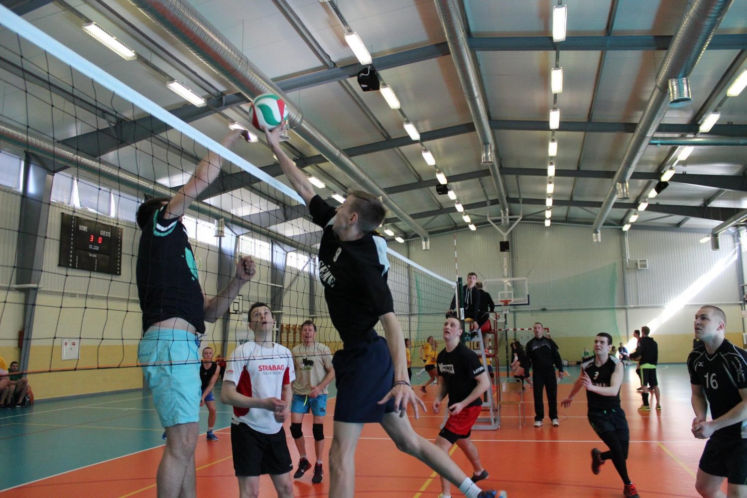 Volejbols vieno Tukuma pašvaldības 7. sporta spēļu komandas