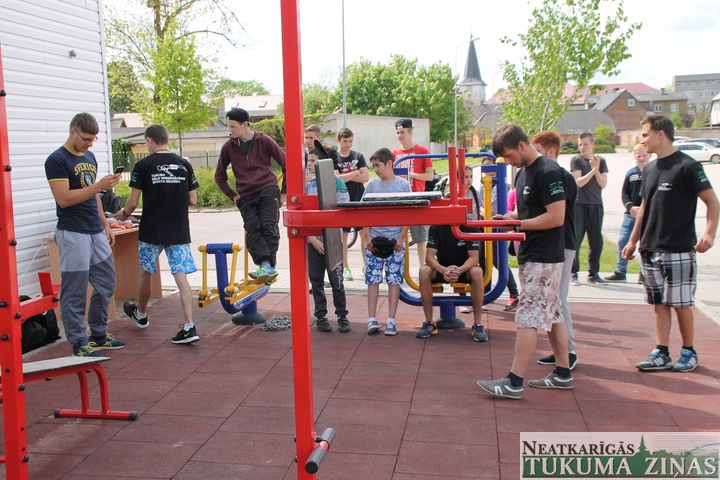 Tukuma ielu vingrotāji un Jauniešu centrs aicina piedalīties izturības skrējienā
