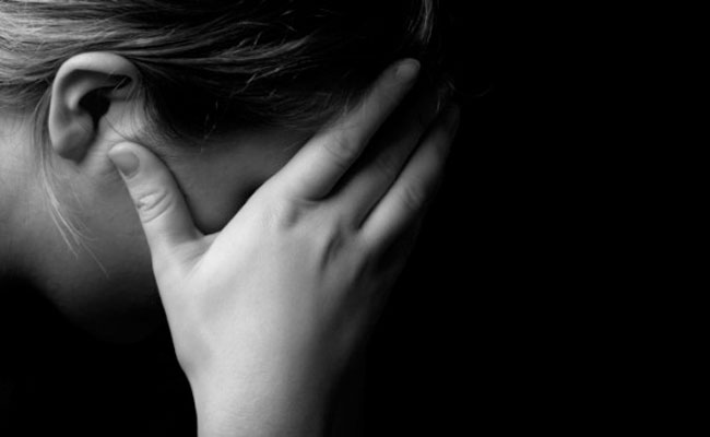 Tukumā izvarota meitene, Degolē pakārusies sieviete, Kandavā – vīrietis