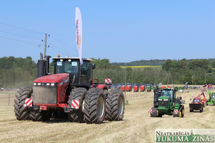 Tērvetē septīto reizi rīkotas Traktordienas /FOTO/