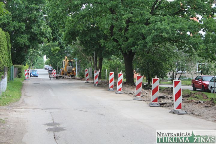 Papildu stāvvietas Dārzniecības ielā Tukumā, visdrīzāk, nebūs