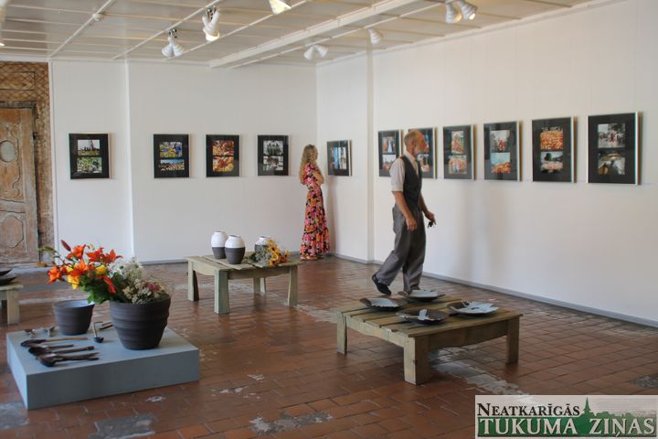 Galerijā «Durvis» – trīs izstādes vienlaikus /FOTO/