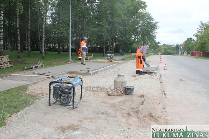 Top pieturvieta pie Kandavas internātskolas