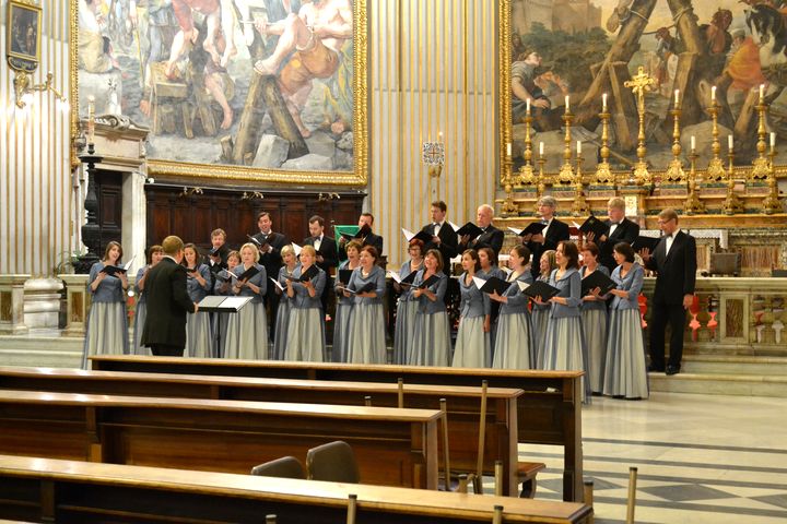 Tukuma kultūras nama skolotāju koris «Vanema»  no Romas pārved Zelta diplomu