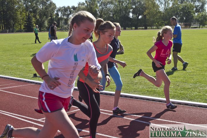 Tukuma, Engures un Jaunpils skolēni atsākuši sportošanu /FOTO/