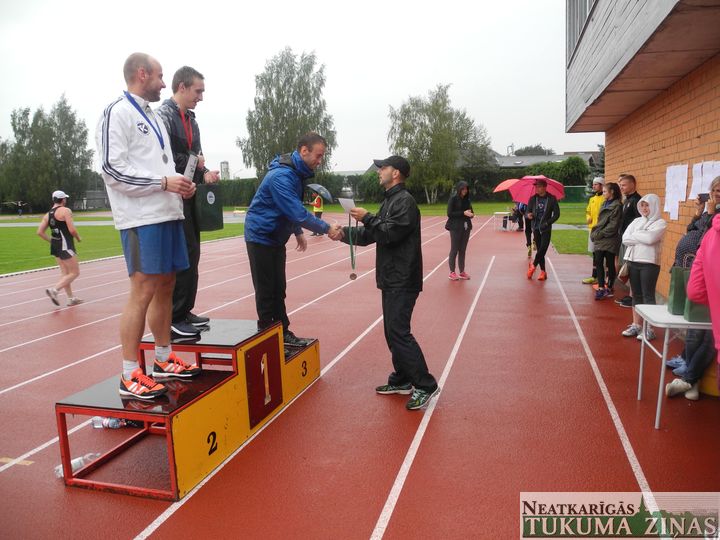 Tukumā aizvadītas sezonas noslēguma sacensības vieglatlētikā /FOTO/