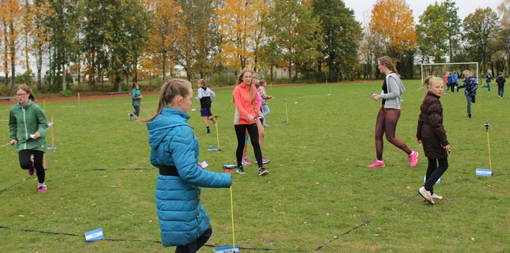 Kandavā 600 dalībnieku orientēšanās spēlē «Latvija» /FOTO/