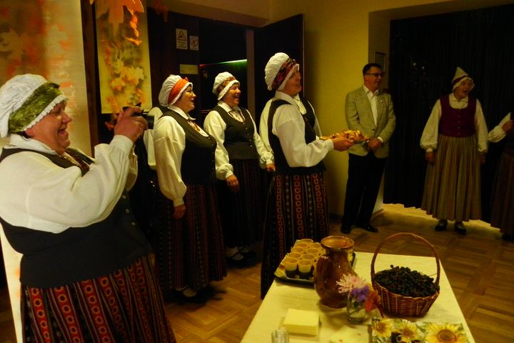 Sirsnīga pēcpusdiena tautiskā garā