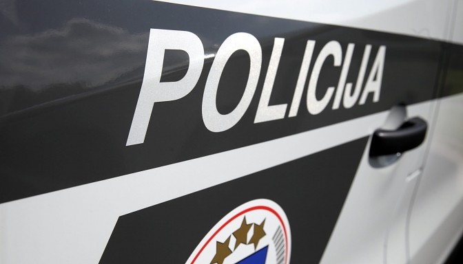 Tukumā automašīna uz gājēju pārejas uzbrauc velosipēdistam, Jaunpilī pakāries vīrietis