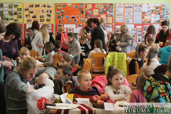 Mārtiņdienas tirdziņš Jaunpilī /FOTO/